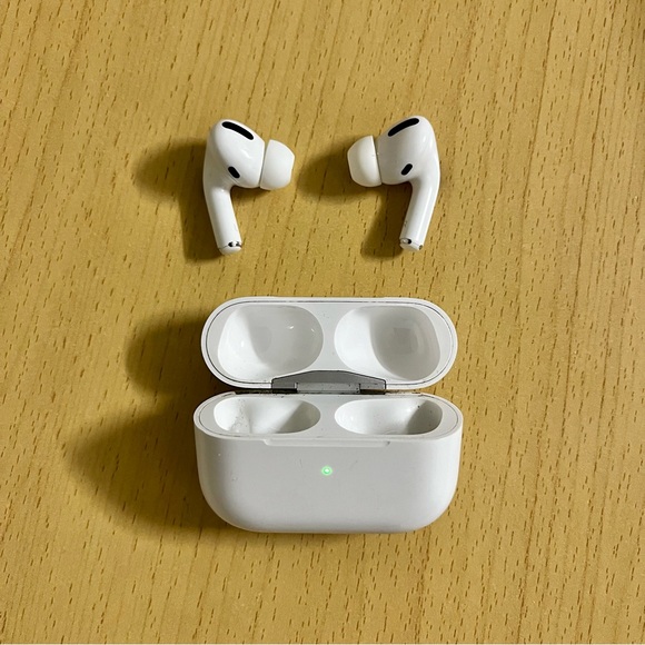 Apple AirPods Pro (1st Generation)